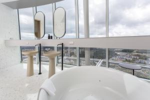 Vilnius TV Tower Apartments DEBESYS