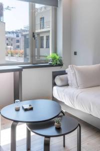 The HostMaster Deluxe Suite