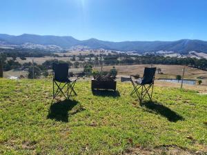 Nichol Road Hideaway at Annies Retreat by Tiny Away