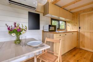 Ammebergs Blommor by Tiny Away