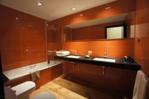 Double or Twin Room room in Hotel-Celler Buil & Gine