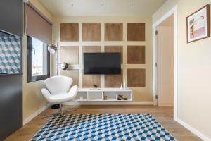 Sagrada Familia Apartment by Olala Homes