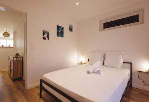 Appartements L-Aindus de Brou- parking prive- RDC : photos des chambres