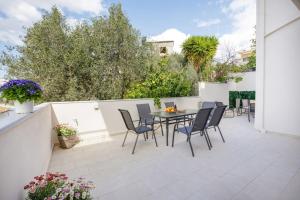 Over the Messinian Plain