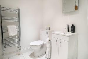 2 Bed 2 Bath Spacious Apartment in Central Aberdeen