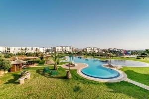 Large Super Lux apartment in Thalassa Beach Resort