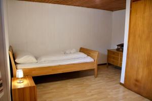 Alpine chalet apt wparking and porch