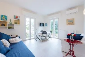 JOIVY Blissful Flat for 6, Close To The Beach - Paraggi