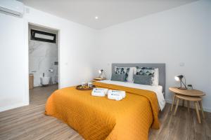 Host Wise - Bright Spacious House Swimming Pool