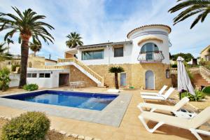 Golondrina - panoramic hillside holiday house in Moraira