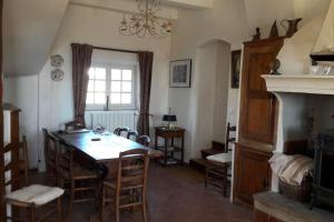 Castellet, Mas provençal, piscine dans les vignes