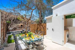 Family Garden Relax Holiday in Los Cristianos LC26