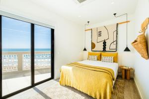 Casa na Muralha - Beach front - Rooftop Jacuzzi by DreamvillasAlbufeira