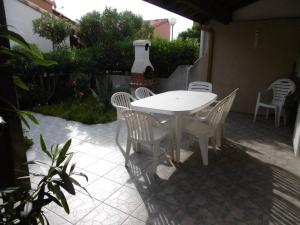 HOLIDAYLAND 437 VILLA T2 MEZZANINE 6 couchages NARBONNE PLAGE