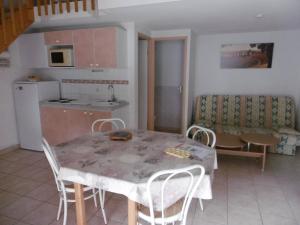 HOLIDAYLAND 437 VILLA T2 MEZZANINE 6 couchages NARBONNE PLAGE