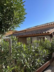 HOLIDAYLAND 437 VILLA T2 MEZZANINE 6 couchages NARBONNE PLAGE