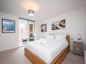 London Apartment near Tower Bridge and Tube - Pass the Keys