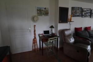 Maisons de vacances Maison de 3 chambres avec jardin amenage et wifi a Castelnau Montratier : photos des chambres
