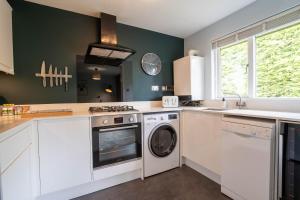 Park View- 2 bed apartment close to East Surrey Hospital