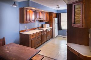 King Studio with Sofa Bed room in Sunrise Inn Hershey