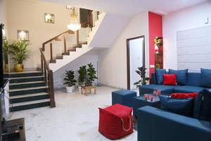 Row House 4 BHK - 4 balconies-Near AIG Hospital, Gachibowli