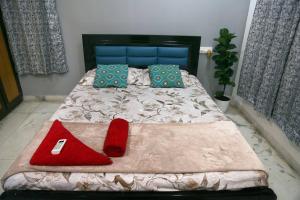 Row House 4 BHK - 4 balconies-Near AIG Hospital, Gachibowli