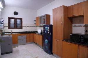 Row House 4 BHK - 4 balconies-Near AIG Hospital, Gachibowli