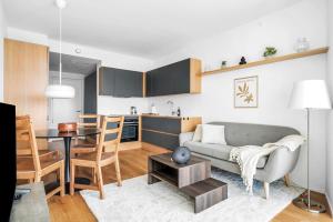 Above the clouds on 42nd floor