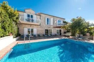 Luxury Beachfront Villa Casa Mare with private heated pool and gym right at the beach in Mirca - Brac - 米尔希