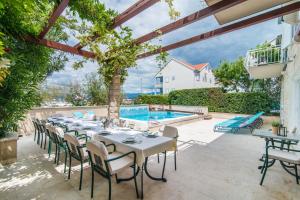 Luxury Beachfront Villa Casa Mare with private heated pool and gym right at the beach in Mirca - Brac