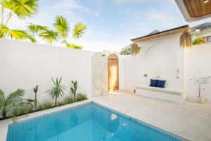 Tropical Canggu Pool Suite