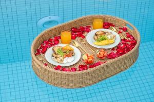 Tropical Canggu Pool Suite