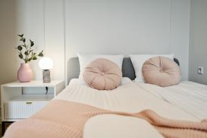 Pastel 47 by Housine