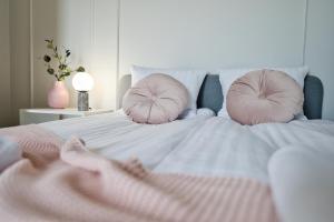 Pastel 47 by Housine