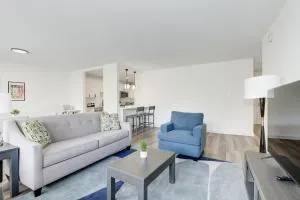 2BR Executive Retreat Close to Downtown - Addison Heights