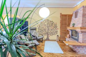 TREE House-Old Town Brașov