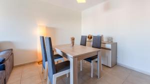 Modern & Bright 2 BDR Apartment by LovelyStay