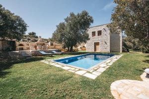 Maroulas Natura Palace - Villa with Private Pool & Panoramic Sea View, near Rethymno Beach