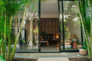 Kinah Retreat - Exclusive Boho Tropical Escape