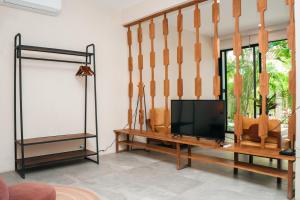 Kinah Retreat - Exclusive Boho Tropical Escape