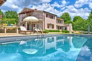 Ferienhaus mit Privatpool für 12 Personen ca 120 qm in Jakovici, Istrien Binnenland von Istrien - Bašići