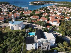 Ferienhaus mit Privatpool für 12 Personen ca 230 qm in Pjescana Uvala, Istrien Istrische Riviera 