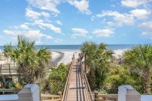 311B - True Beachfront w/ Private Walkway and Pool - Surfside Beach