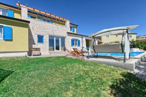 Ferienhaus mit Privatpool für 12 Personen ca 280 qm in Mužini, Istrien Binnenland von Istrien