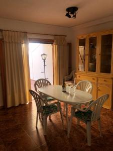 Casa adosada Playa de Gandia (2 plantas)