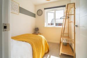 Cosy Family Stay with warm Bedrooms, Fast WiFi, Parking - Netflix