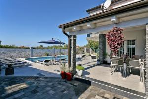 Ferienhaus mit Privatpool für 10 Personen ca 128 qm in Fažana, Istrien Istrische Riviera