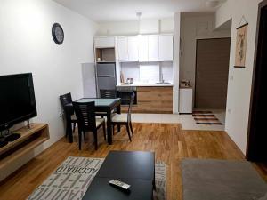 Apartment 27