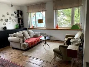 Pod Modrzewiem - Unisław Śląski