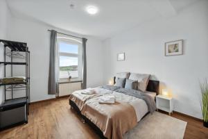 Wupper Home II, Top Lage Ideal für Geschäftsleute, Monteure, Familien, 3 Zimmer, Flachbild-TV